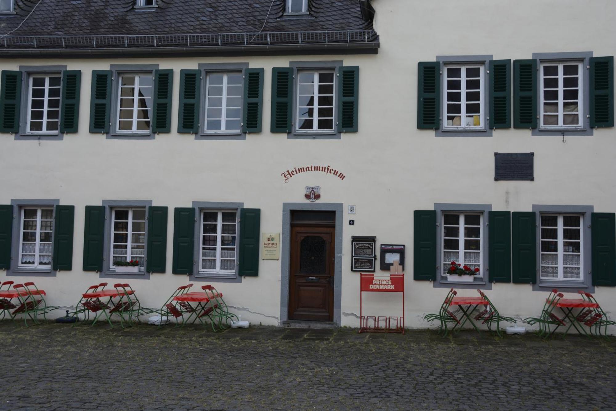 Stiftsherrenhaus Münstermaifeld Zewnętrze zdjęcie