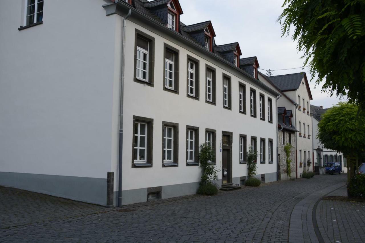 Stiftsherrenhaus Münstermaifeld Zewnętrze zdjęcie